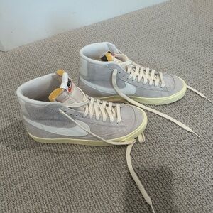 Nike blazers, gray suede, women’s 7.5